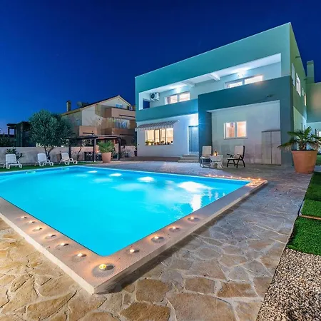 Lari * Privlaka (Zadar)