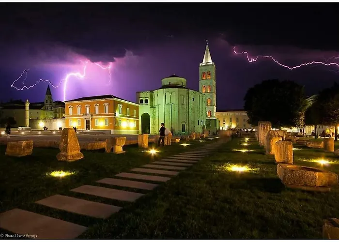 Lari Privlaka (Zadar)